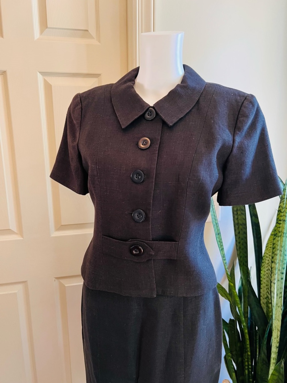 Vintage Black Linen Skirt Suit Set Sz 4 Jackie O Style Classic Tailored 2 Piece - Picture 3 of 5